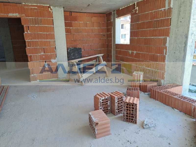 Тристаен апартамент в София, Овча купел - 106 кв.м за 1600 €/кв.м - Снимка #1