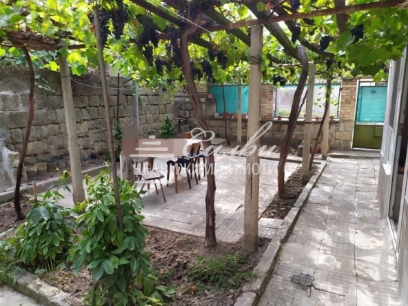 Къща в Нови пазар - 132 кв.м за 638 €/кв.м - Снимка #1