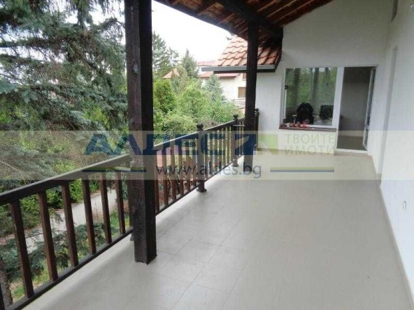 Дава се под наем Къща в Банкя - 200 кв.м за 1200 € - Снимка #1