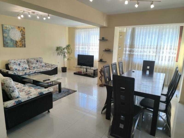 Дава се под наем Тристаен апартамент в Бургас, Лазур - 112 кв.м за 612 € - Снимка #1