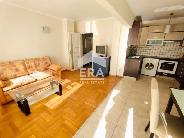 Двустаен апартамент в Варна, Цветен квартал - 85 кв.м за 2106 €/кв.м - Снимка #1