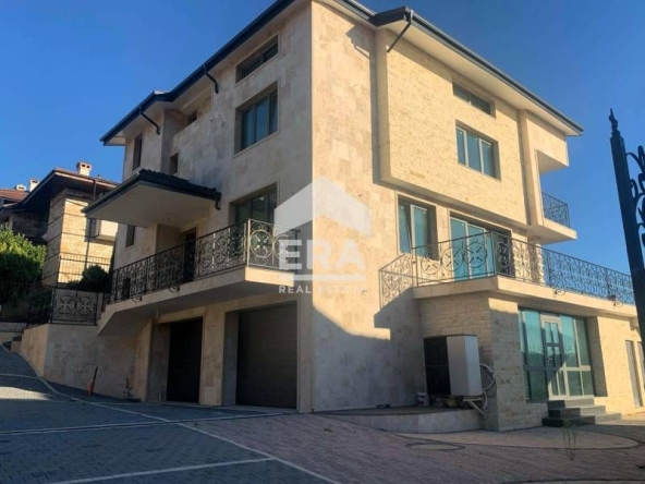 Къща в с. Брош, Област Кърджали - 535 кв.м за 1027 €/кв.м - Снимка #1