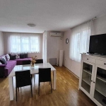 Дава се под наем Двустаен апартамент в Бургас, Център - 60 кв.м за 561 € - Снимка #1