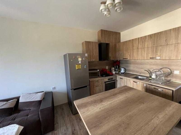 Дава се под наем Двустаен апартамент в Бургас, Изгрев - 65 кв.м за 510 € - Снимка #1