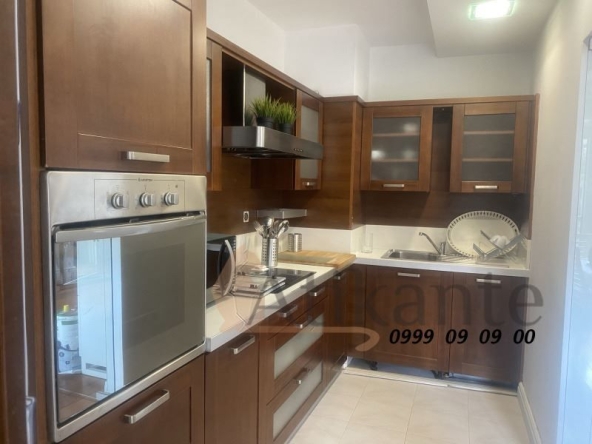 Дава се под наем Четиристаен апартамент в София, Иван Вазов - 160 кв.м за 1500 € - Снимка #1