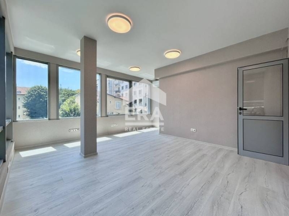 Дава се под наем Офис в София, Център - 171 кв.м за 2394 € - Снимка #1