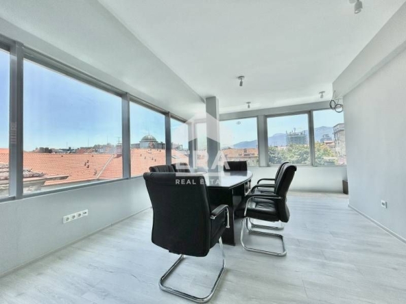 Дава се под наем Офис в София, Център - 134 кв.м за 1876 € - Снимка #1