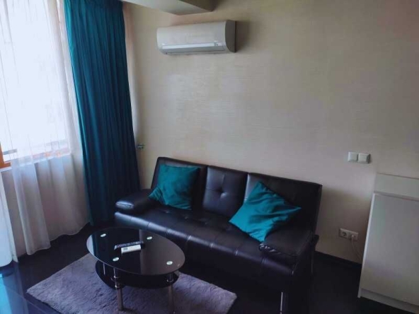 Дава се под наем Двустаен апартамент в София, Център - 55 кв.м за 586.5 € - Снимка #1