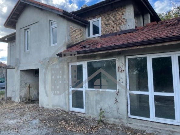 Къща в с. Изгрев, Област Варна - 160 кв.м за 419 €/кв.м - Снимка #1