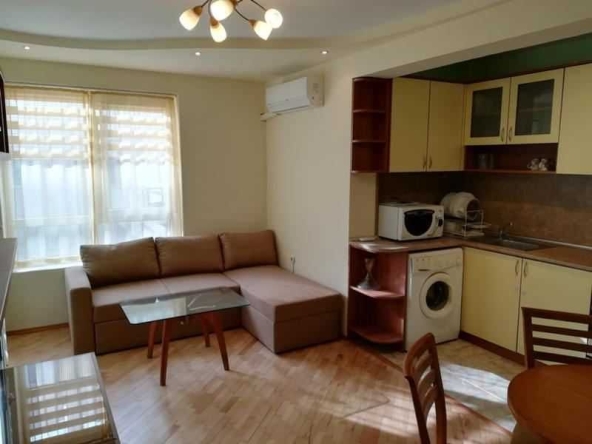 Двустаен апартамент в София, Иван Вазов - 65 кв.м за 2616 €/кв.м - Снимка #1