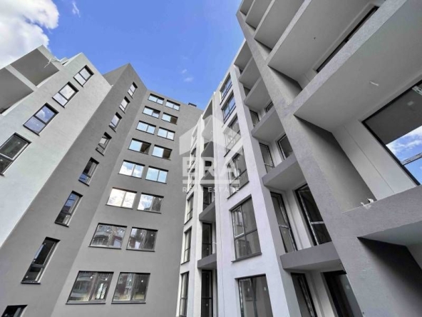 Двустаен апартамент в София, Полигона - 78 кв.м за 2105 €/кв.м - Снимка #1