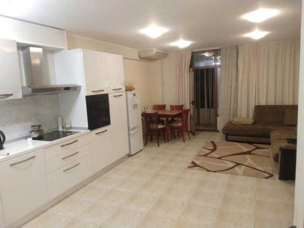 Дава се под наем Двустаен апартамент в Бургас, Център - 82 кв.м за 459 € - Снимка #1