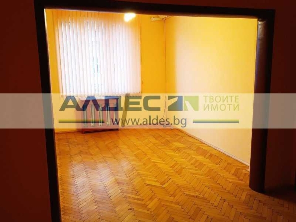 Дава се под наем Офис в София, Център - 85 кв.м за 663 € - Снимка #1