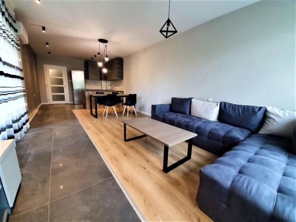 Дава се под наем Двустаен апартамент в Пловдив, Христо Смирненски - 76 кв.м за 550 € - Снимка #1