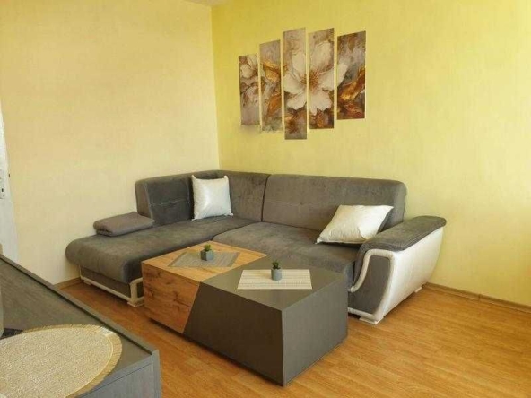 Дава се под наем Двустаен апартамент в Бургас, Братя Миладинови - 50 кв.м за 357 € - Снимка #1