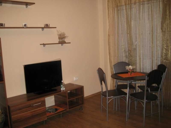 Дава се под наем Едностаен апартамент в Пловдив, Южен - 51 кв.м за 280.5 € - Снимка #1