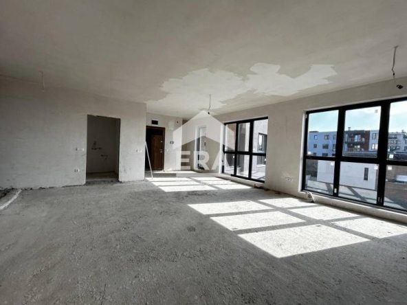 Тристаен апартамент в Варна, Бриз - 150 кв.м за 2234 €/кв.м - Снимка #1