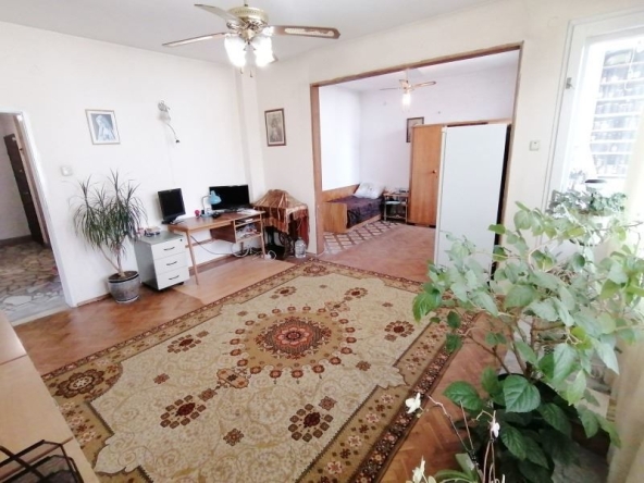 Четиристаен апартамент в София, Сухата река - 135 кв.м за 1852 €/кв.м - Снимка #1