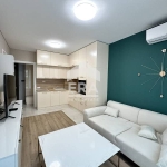 Дава се под наем Двустаен апартамент в к.к. Св.Св. Константин и Елена - 70 кв.м за 950 € - Снимка #1