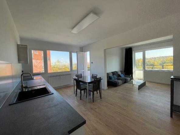 Дава се под наем Тристаен апартамент в София, Иван Вазов - 100 кв.м за 950 € - Снимка #1