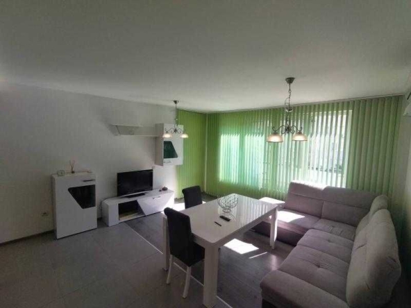 Дава се под наем Тристаен апартамент в Бургас, Меден рудник - зона А - 95 кв.м за 484.5 € - Снимка #1