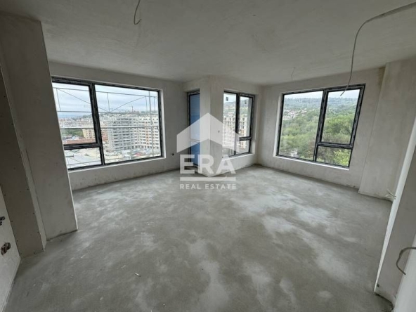 Тристаен апартамент в Варна, Възраждане 1 - 88 кв.м за 1579 €/кв.м - Снимка #1