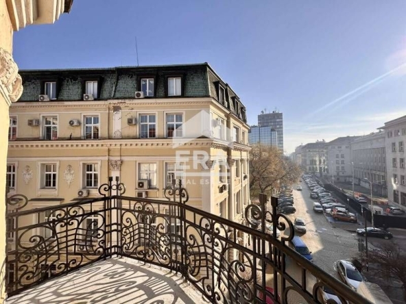 Дава се под наем Офис в София, Център - 116 кв.м за 2092 € - Снимка #1