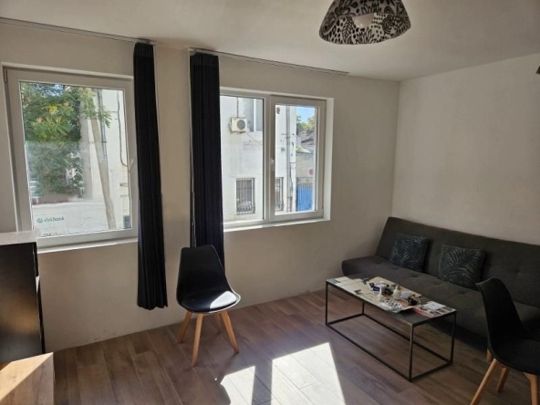 Дава се под наем Тристаен апартамент в София, Център - 87 кв.м за 800 € - Снимка #1