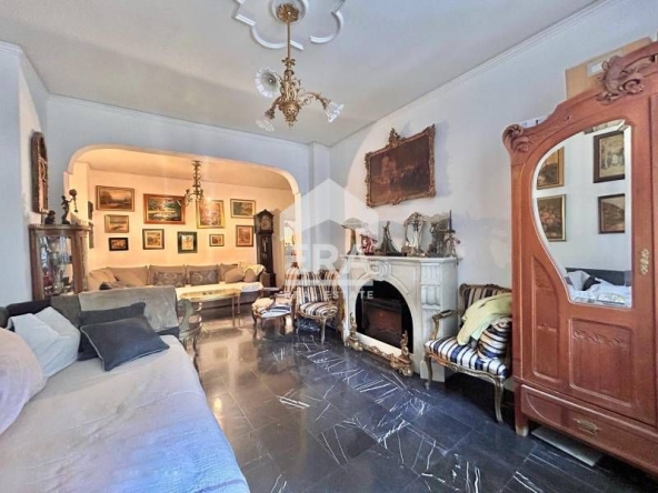 Четиристаен апартамент в София, Център - 100 кв.м за 4500 €/кв.м - Снимка #1