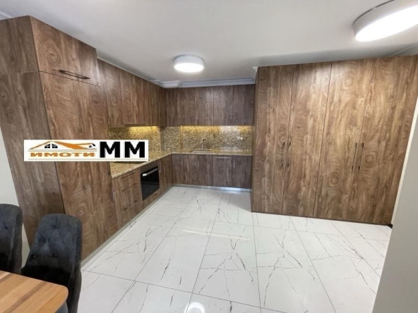 Дава се под наем Двустаен апартамент в Пловдив, Център - 65 кв.м за 475 € - Снимка #1