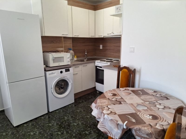 Дава се под наем Тристаен апартамент в Варна, Зимно кино Тракия - 70 кв.м за 510 € - Снимка #1