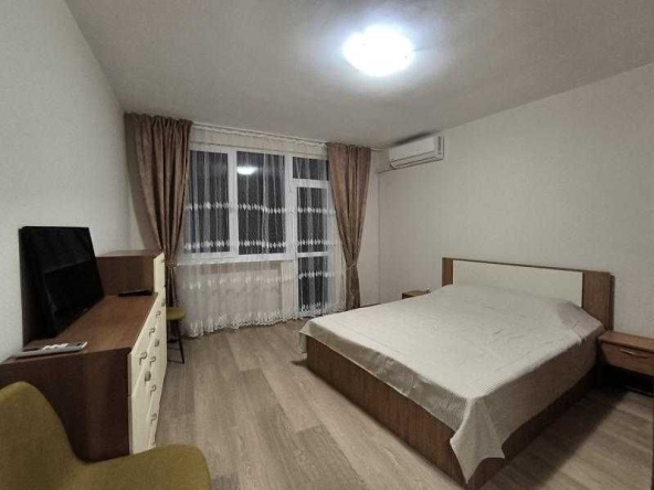 Дава се под наем Тристаен апартамент в Бургас, Център - 85 кв.м за 433.5 € - Снимка #1