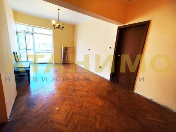 Тристаен апартамент в София, Център - 82 кв.м за 3537 €/кв.м - Снимка #1