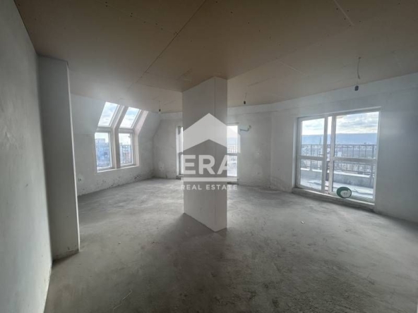 Тристаен апартамент в Варна, ЖП Гара - 149 кв.м за 1678 €/кв.м - Снимка #1