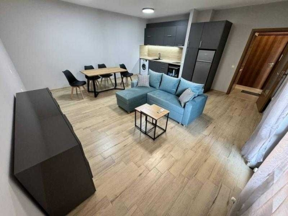 Дава се под наем Двустаен апартамент в Бургас, Център - 72 кв.м за 510 € - Снимка #1