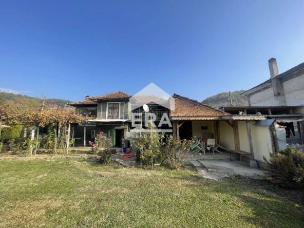 Къща в с. Сваленик, Област Русе - 80 кв.м за 225 €/кв.м - Снимка #1