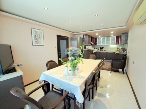 Къща в Варна, Колхозен пазар - 240 кв.м за 1334 €/кв.м - Снимка #1