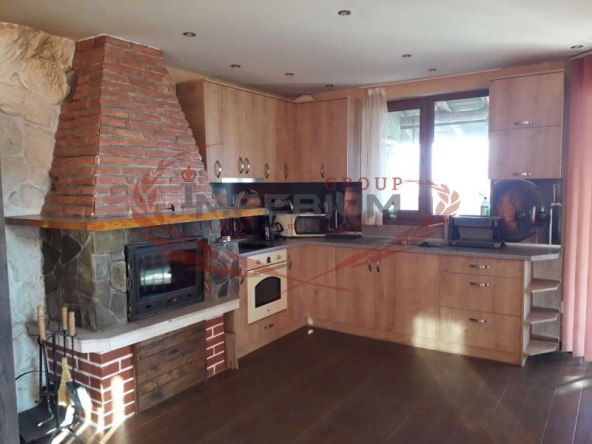 Дава се под наем Къща в с. Кичево, Област Варна - 165 кв.м за 1020 € - Снимка #1