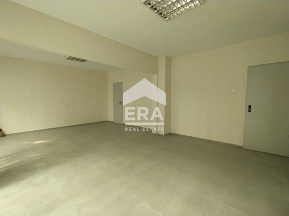 Дава се под наем Офис в Варна, Център - 50 кв.м за 486 € - Снимка #1