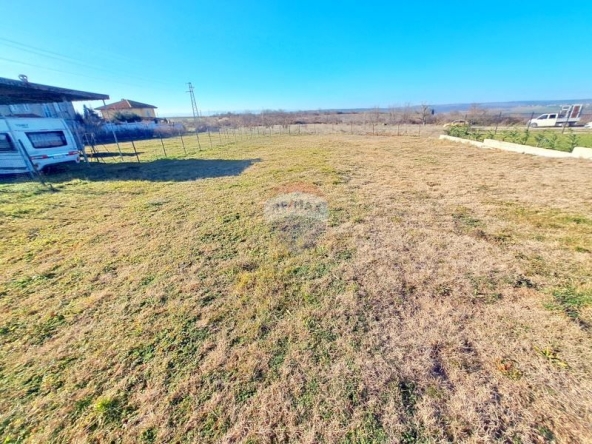 Парцел в с. Бенковски, Област Варна - 1318 кв.м за 57 €/кв.м - Снимка #1