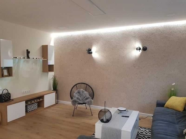 Дава се под наем Двустаен апартамент в София, Витоша - 65 кв.м за 306 € - Снимка #1