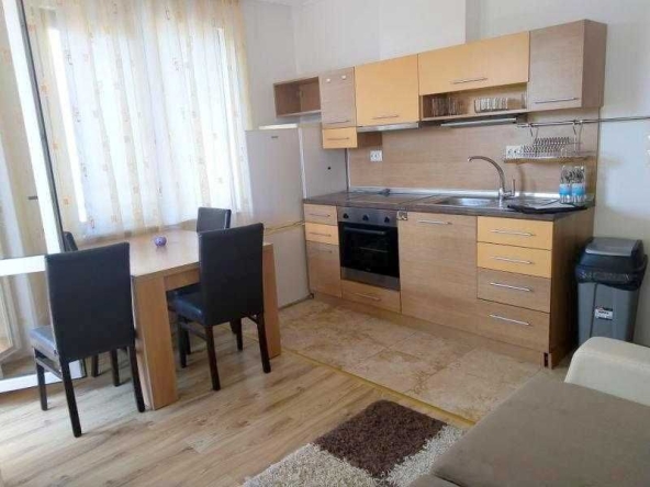 Дава се под наем Двустаен апартамент в Бургас, Център - 45 кв.м за 408 € - Снимка #1
