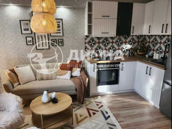 Тристаен апартамент в Пловдив, Гагарин - 61 кв.м за 2123 €/кв.м - Снимка #1