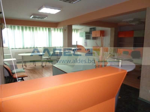 Дава се под наем Офис в София, Оборище - 180 кв.м за 1280 € - Снимка #1