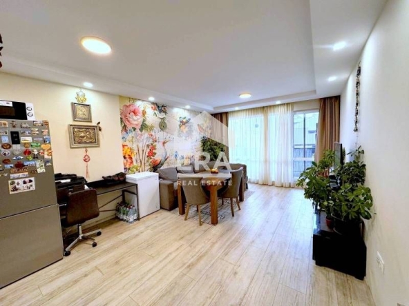 Тристаен апартамент в Варна, Бриз - 100 кв.м за 2350 €/кв.м - Снимка #1