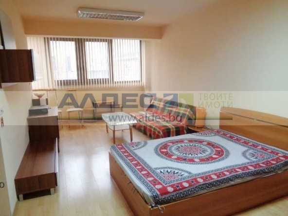 Дава се под наем Двустаен апартамент в София, Център - 53 кв.м за 408 € - Снимка #1