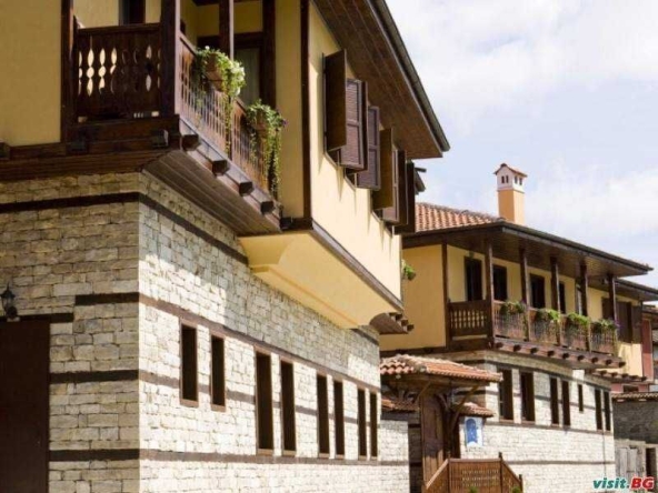 Хотел в Копривщица - 1200 кв.м за 500 €/кв.м - Снимка #1