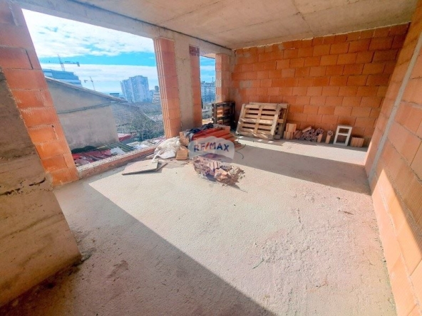 Двустаен апартамент в Варна, Възраждане 1 - 75 кв.м за 1334 €/кв.м - Снимка #1