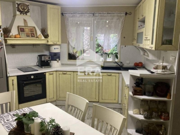 Къща в Варна, Аспарухово - 393 кв.м за 917 €/кв.м - Снимка #1