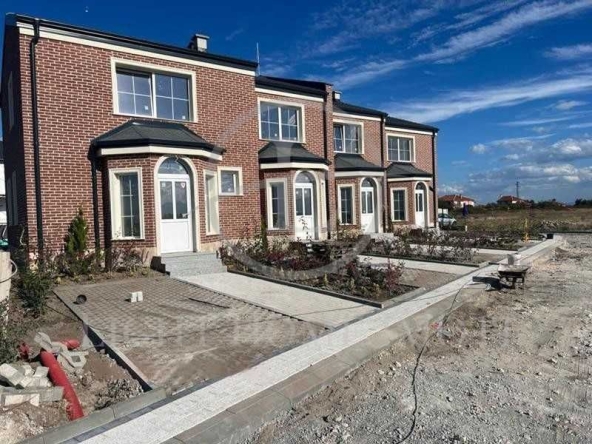 Къща в с. Скутаре, Област Пловдив - 91 кв.м за 1154 €/кв.м - Снимка #1